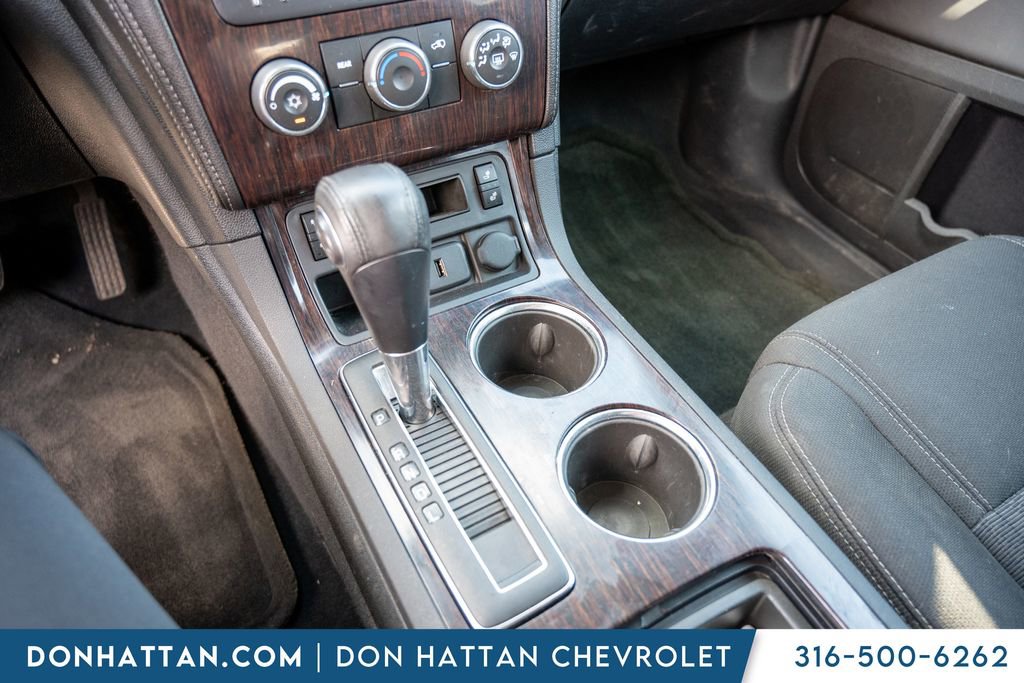 Used 2017 Chevrolet Traverse LT w/ Style and Technology Package image 12