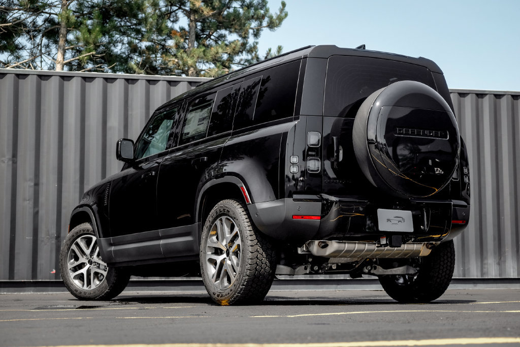 New 2026 Land Rover Defender 110 S AWD/4WD image 2