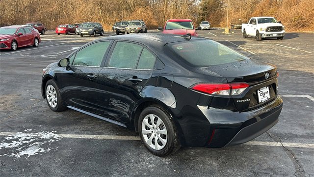 Used 2024 Toyota Corolla LE image 7