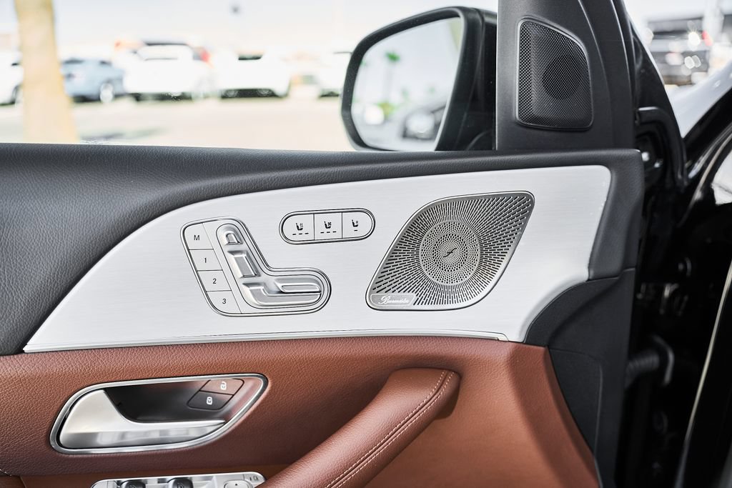 Used 2025 Mercedes-Benz GLS 450 4MATIC image 17