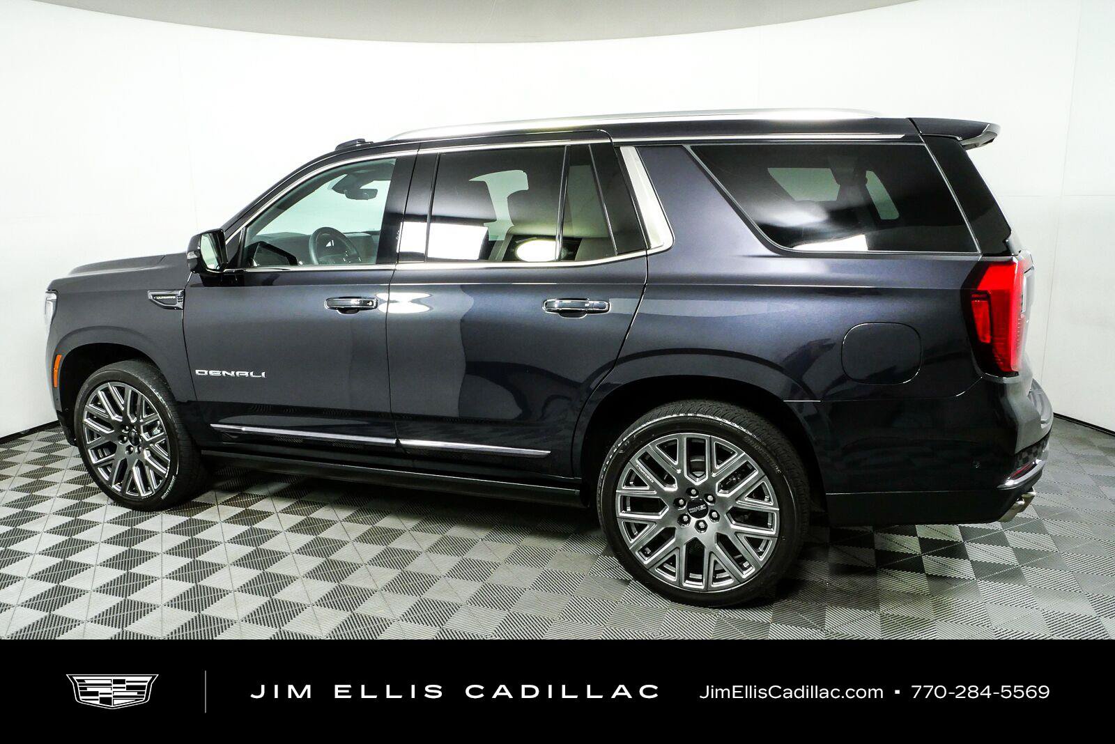 Used 2025 GMC Yukon Denali Ultimate AWD/4WD image 31