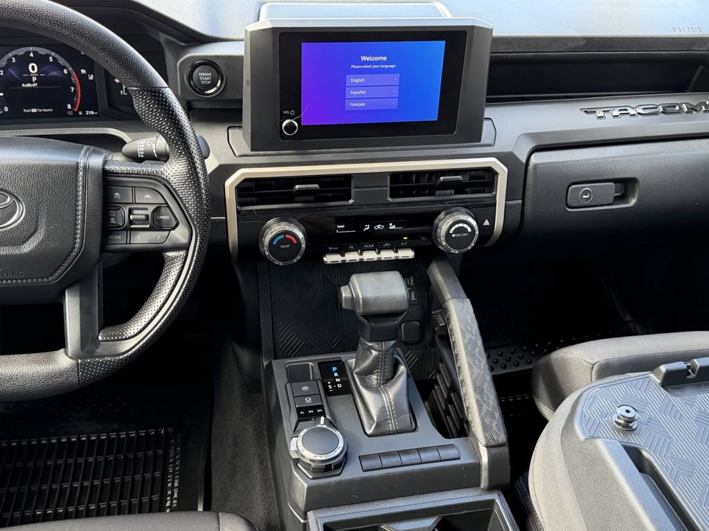 Used 2025 Toyota Tacoma SR AWD/4WD image 17