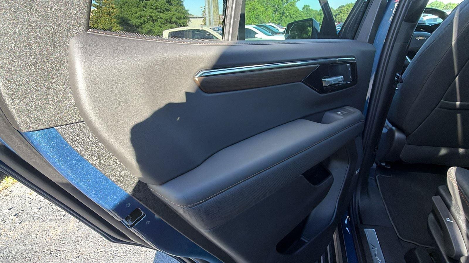 New 2026 Chevrolet Tahoe High Country AWD/4WD image 18