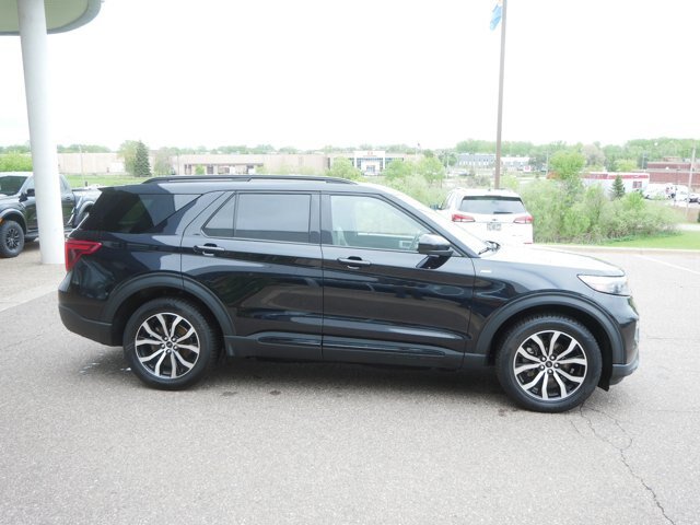 Certified 2022 Ford Explorer ST-Line w/ Class IV Trailer Tow Package AWD/4WD image 4
