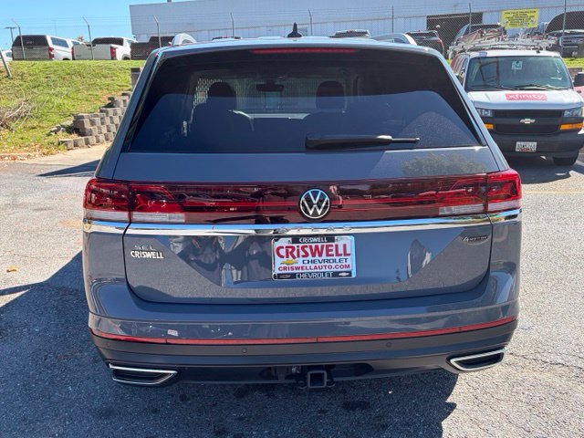 Used 2025 Volkswagen Atlas SEL AWD/4WD image 6