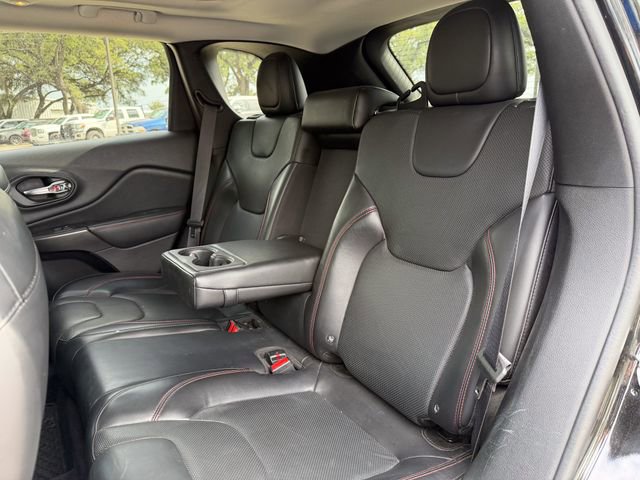Used 2019 Jeep Cherokee Trailhawk AWD/4WD image 17