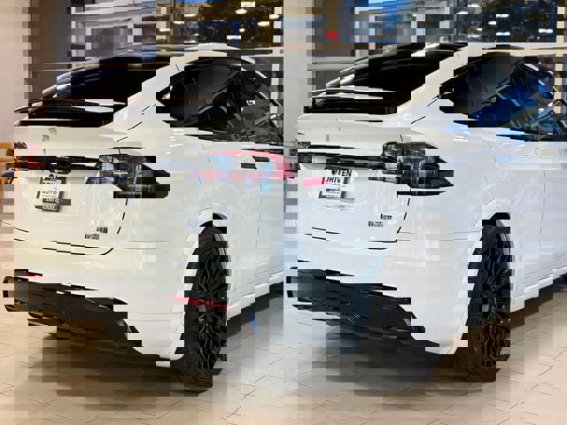 Used 2022 Tesla Model X Plaid image 12