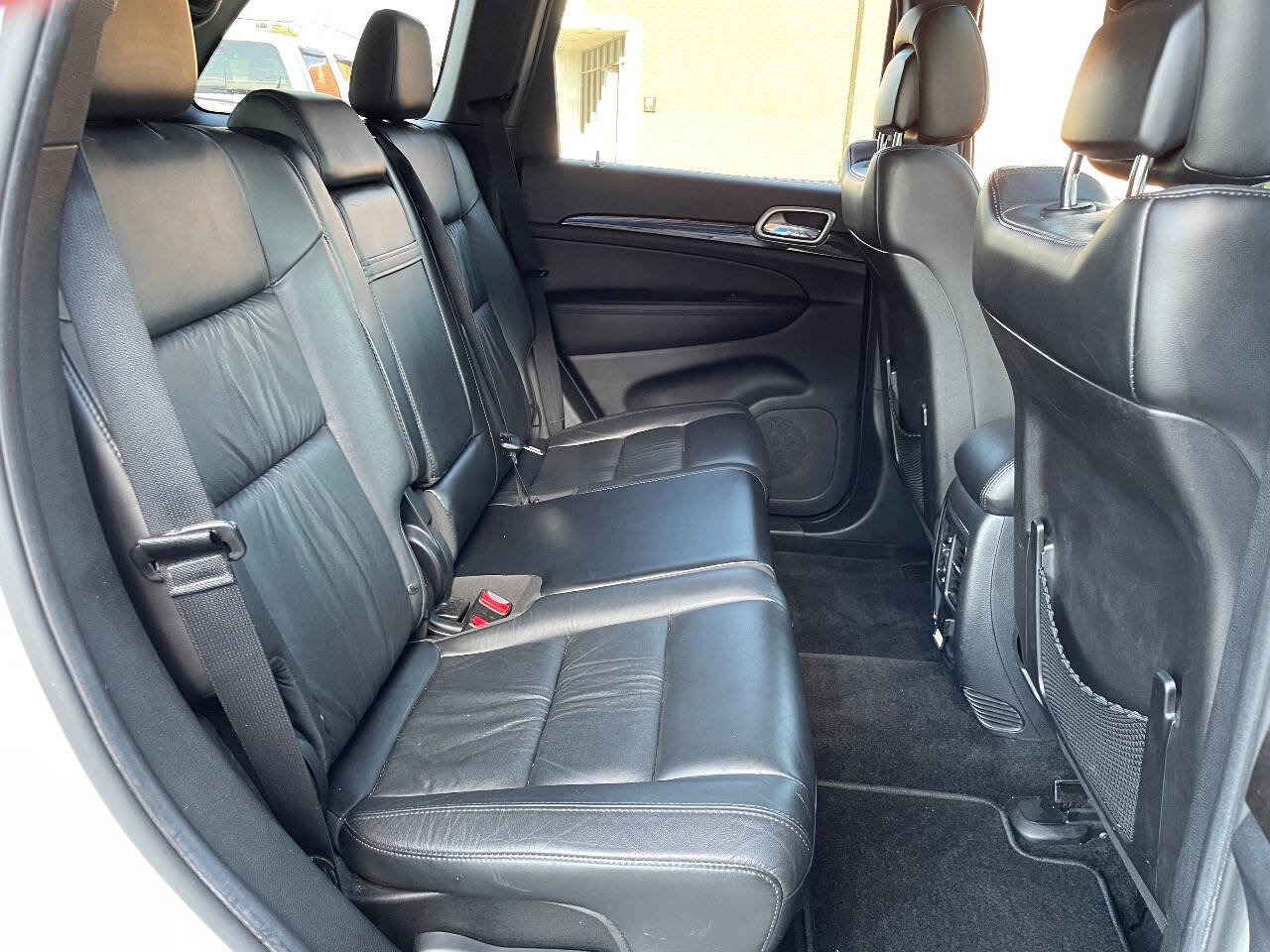 Used 2013 Jeep Grand Cherokee Laredo image 38