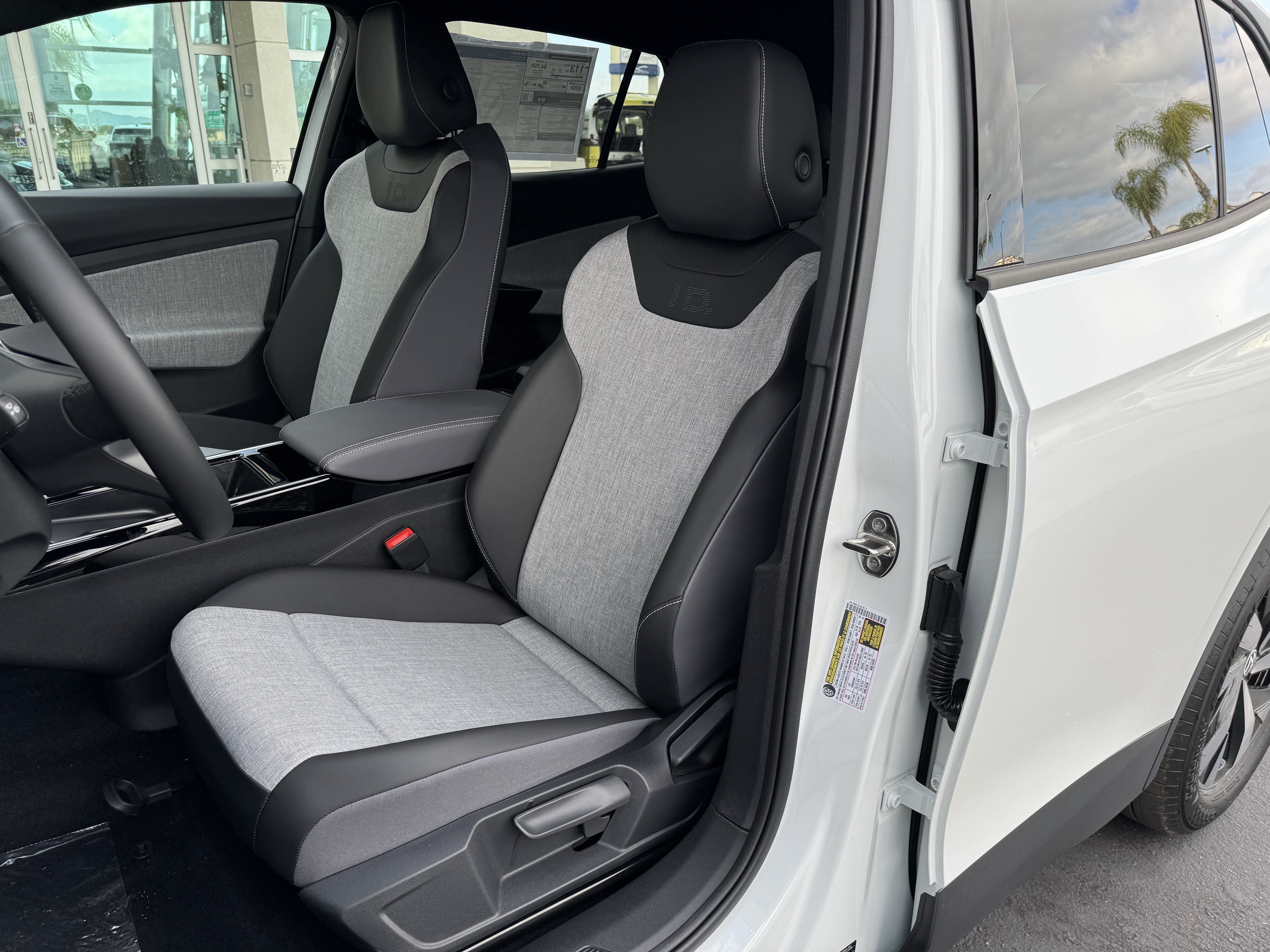 New 2026 Volkswagen ID.4 Pro RWD image 14