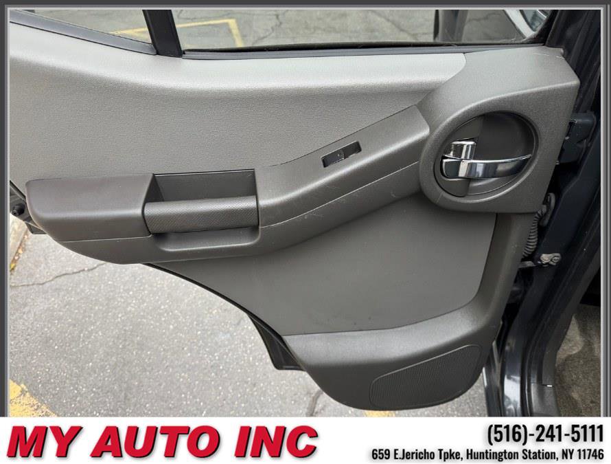 Used 2012 Nissan Xterra S image 31