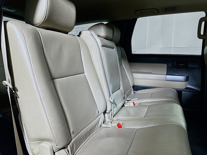 Used 2013 Toyota Sequoia SR5 w/ Premium Pkg image 29