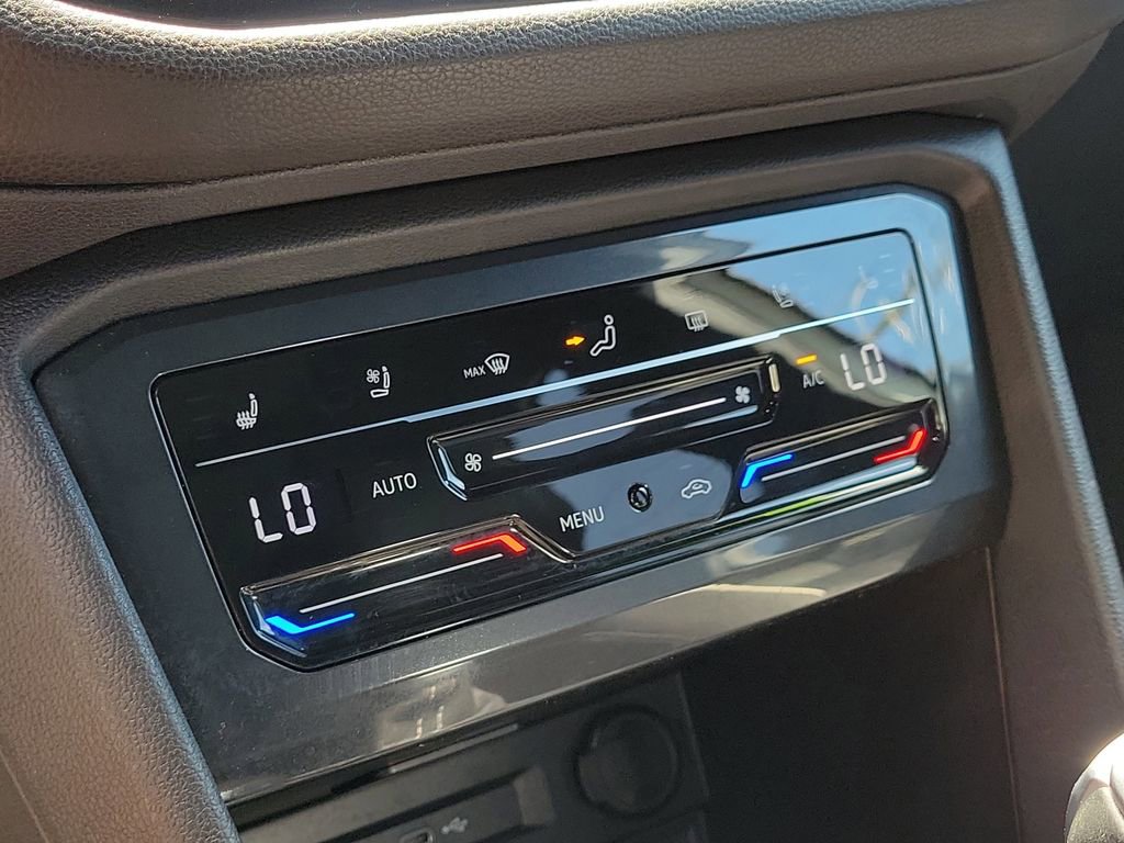 Used 2024 Volkswagen Tiguan SEL R-Line image 27