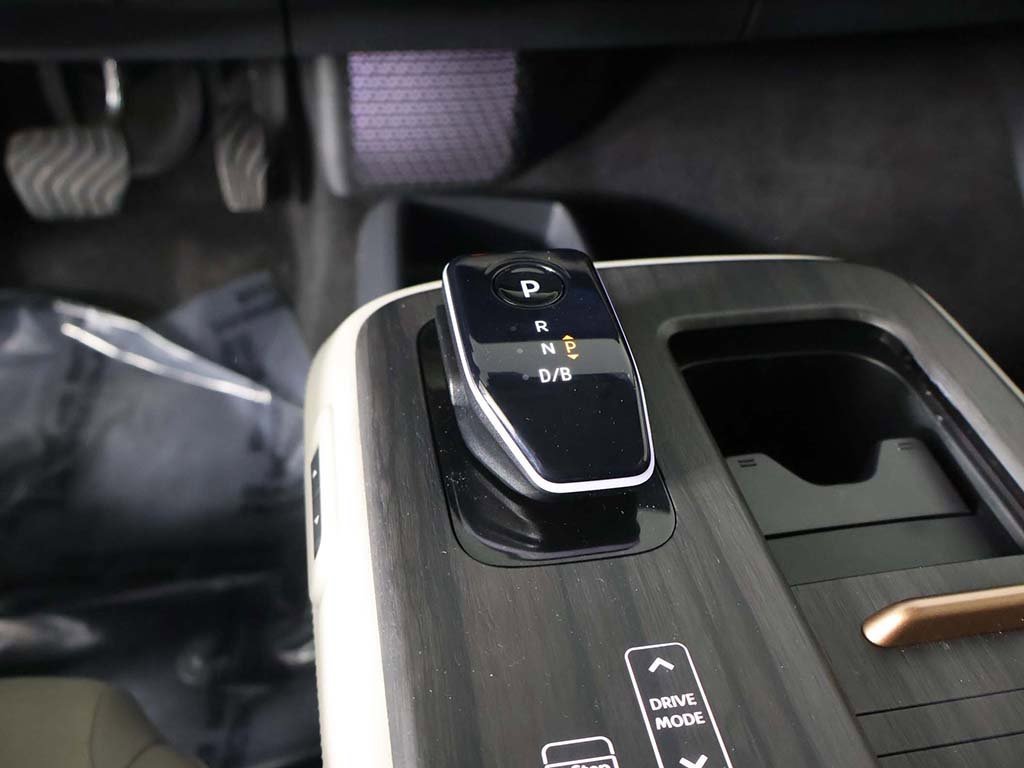 Used 2023 Nissan Ariya AWD image 47