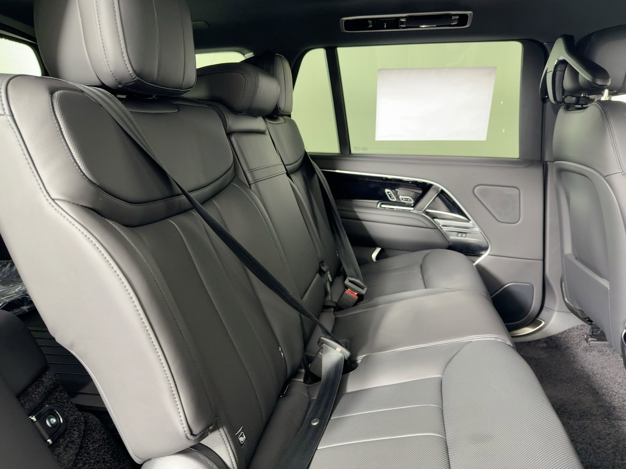 New 2026 Land Rover Range Rover Long Wheelbase SE AWD/4WD image 28