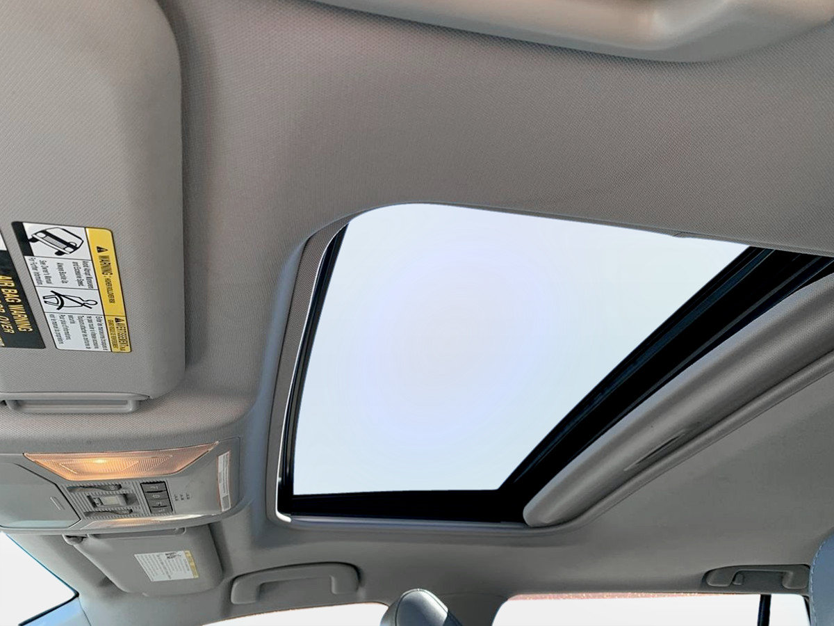 Used 2019 Toyota RAV4 XLE Premium FWD image 27