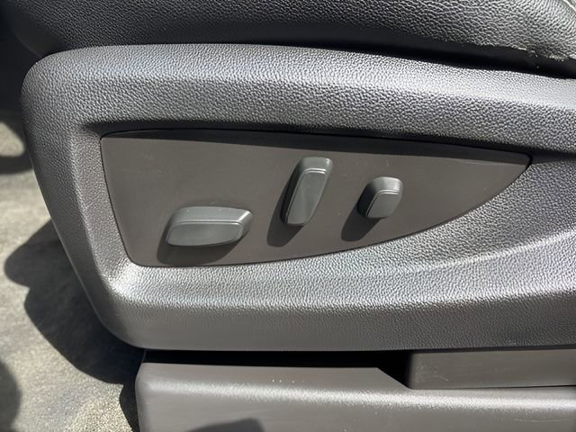 Used 2018 Chevrolet Tahoe Premier AWD/4WD image 17