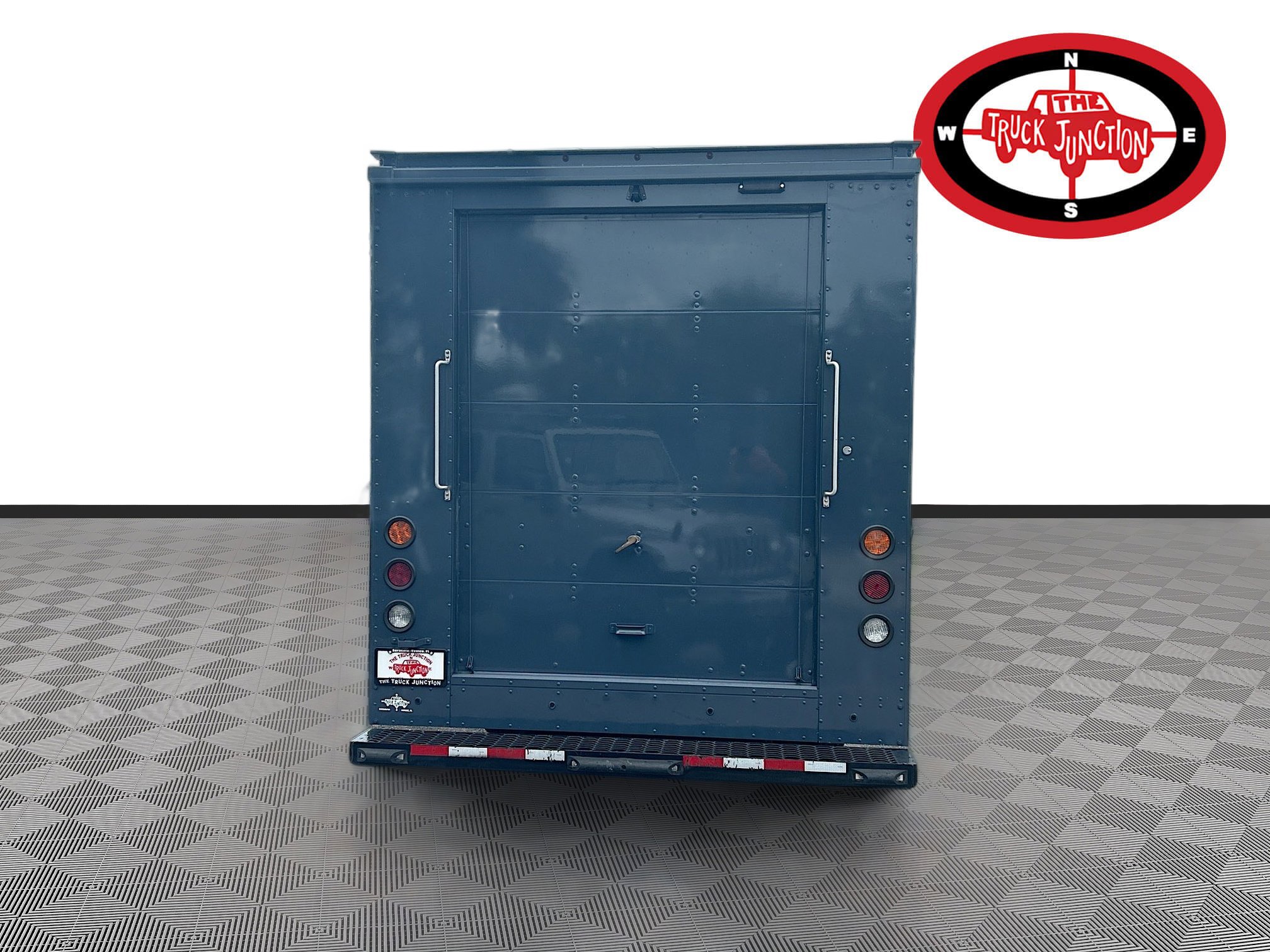 Used 2022 Ford Transit 350 DRW image 6