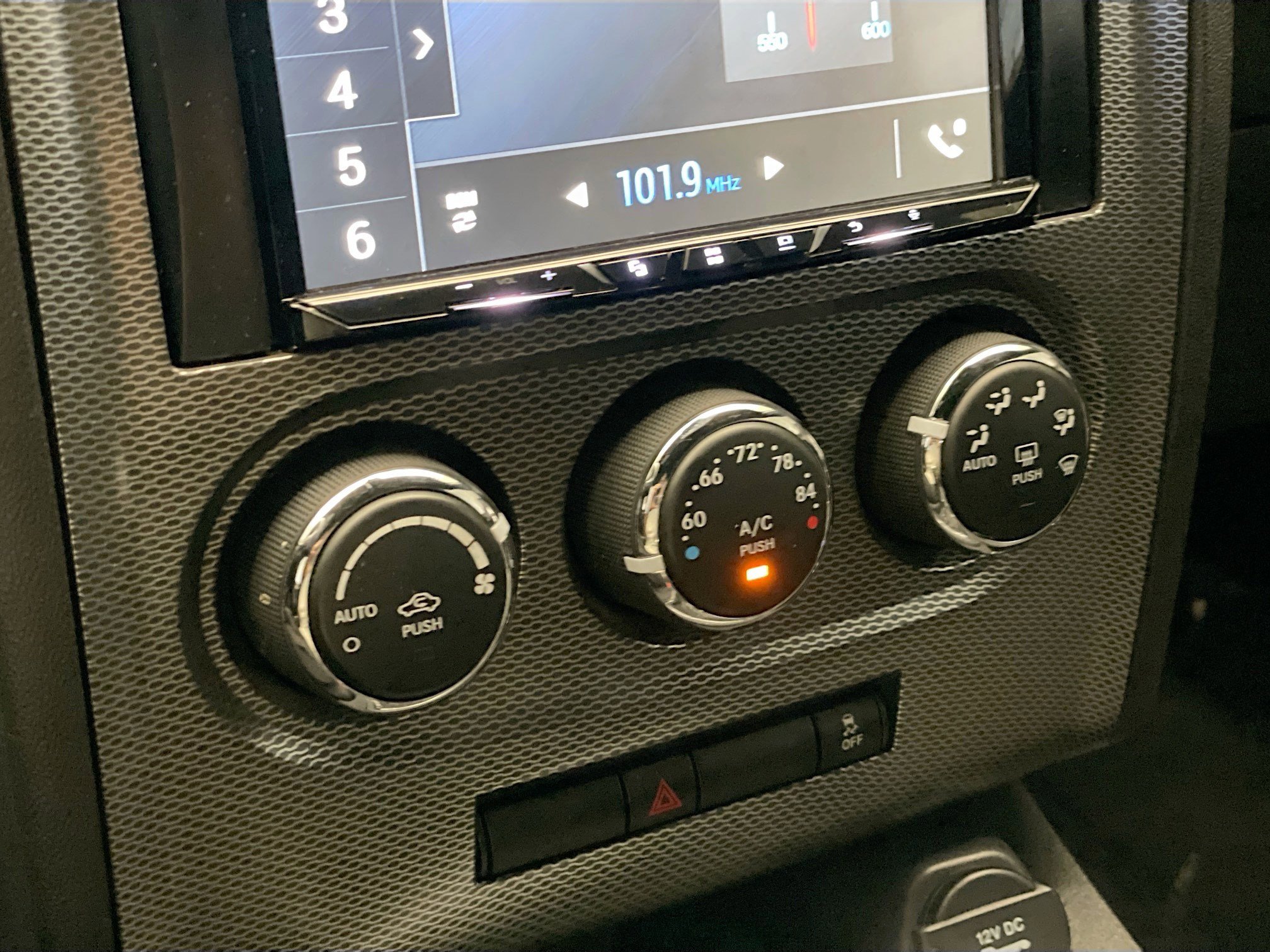 Used 2014 Dodge Challenger R/T w/ Blacktop Package image 11