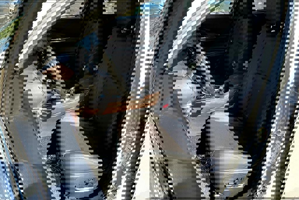 New 2025 MAZDA CX-30 2.5 Turbo w/ Premium Plus Pkg image 17