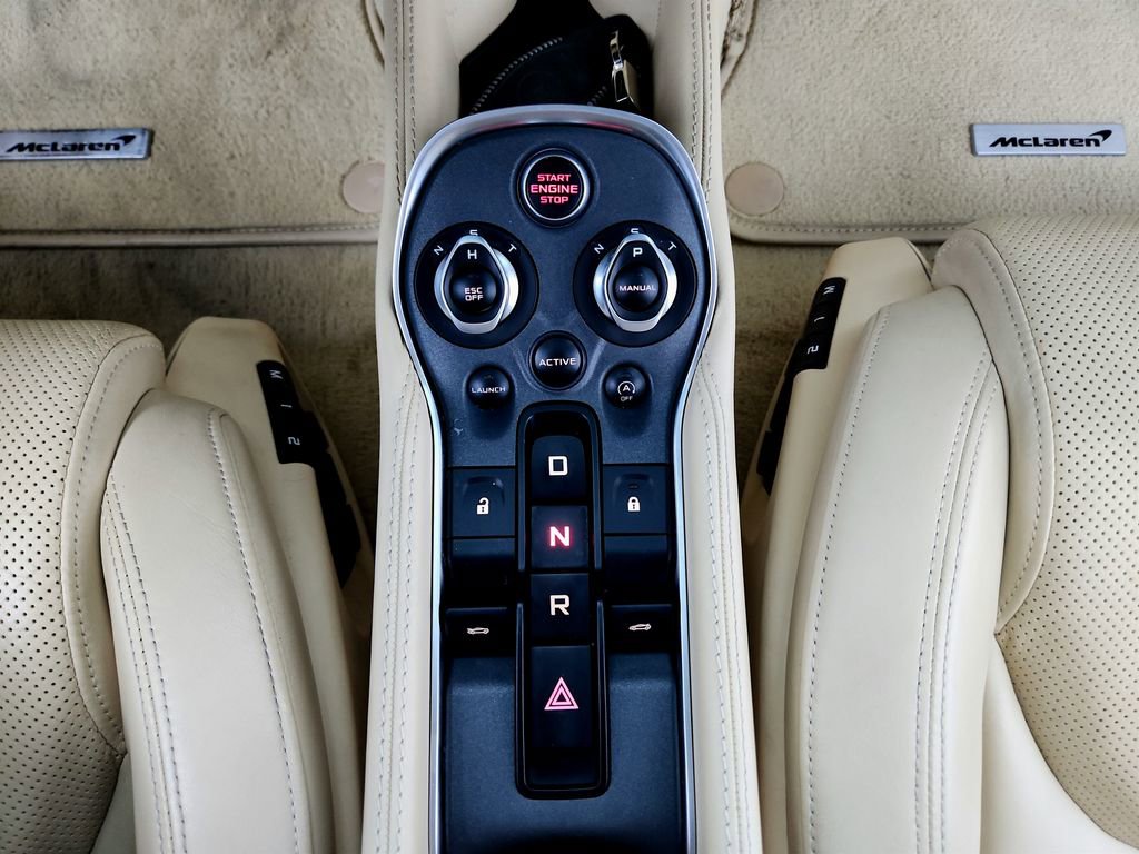 Used 2017 McLaren 570S image 31