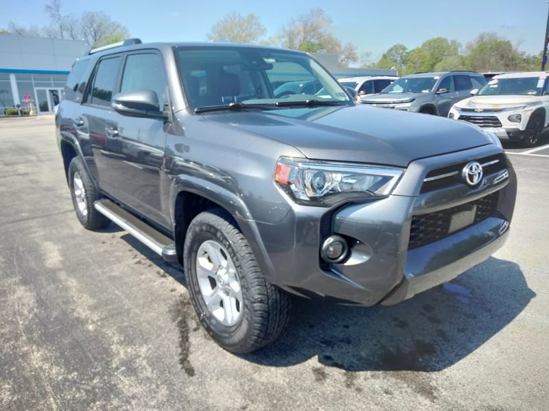 Used 2023 Toyota 4Runner SR5 Premium w/ Moonroof Package AWD/4WD image 3