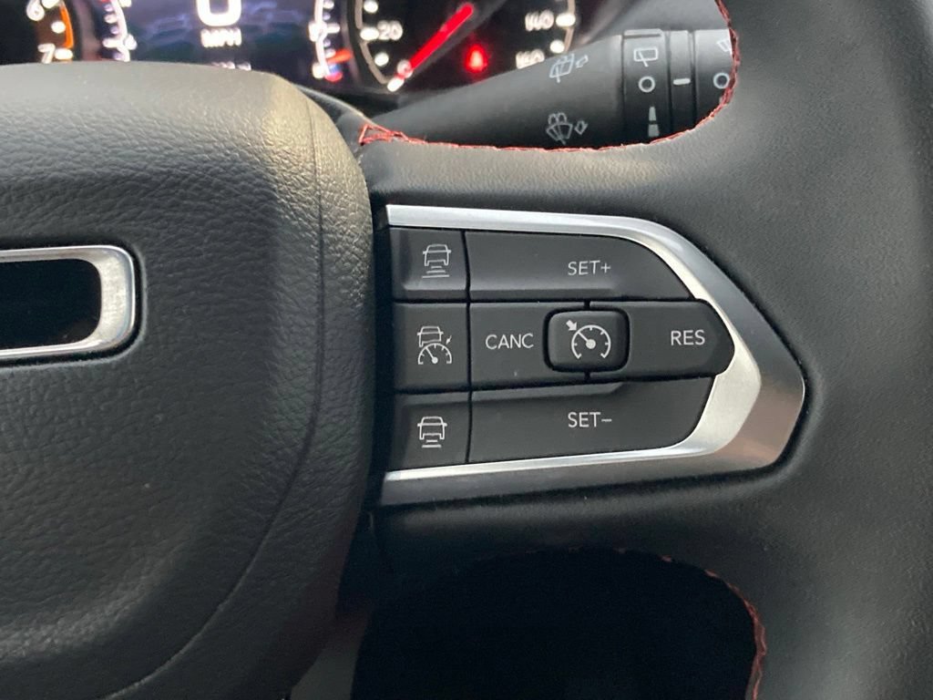 Used 2025 Jeep Compass Trailhawk AWD/4WD image 16