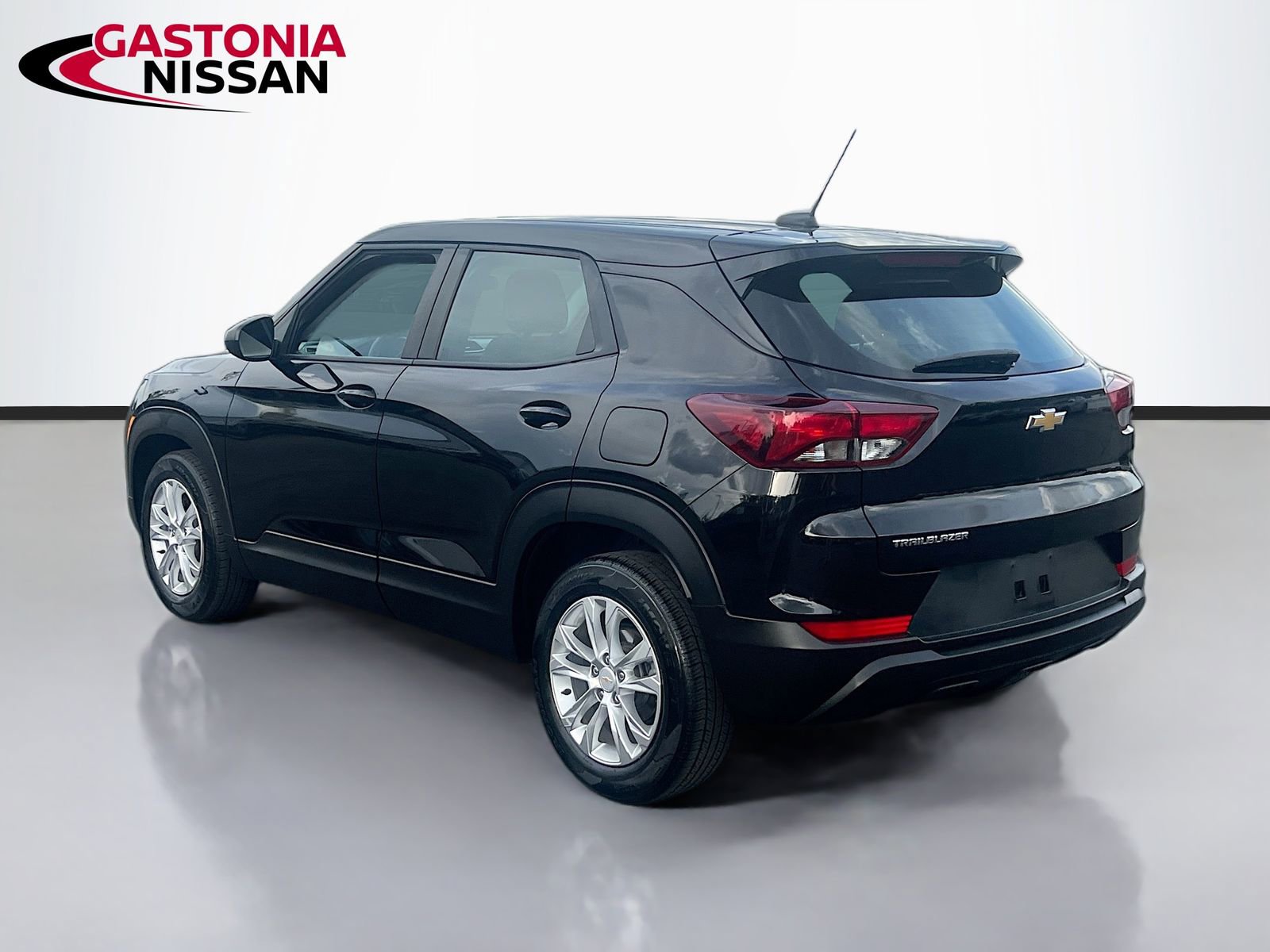 Used 2023 Chevrolet TrailBlazer LS image 6