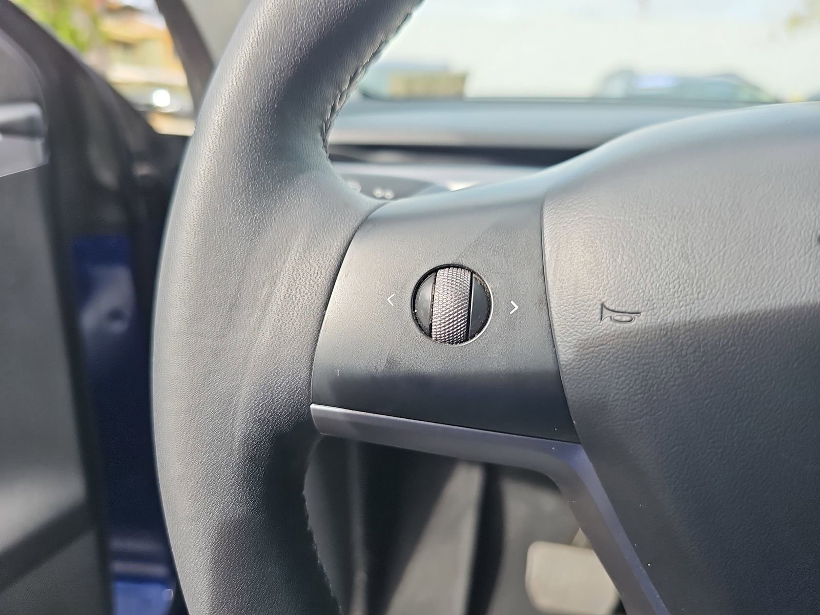 Used 2023 Tesla Model Y Long Range AWD/4WD image 17