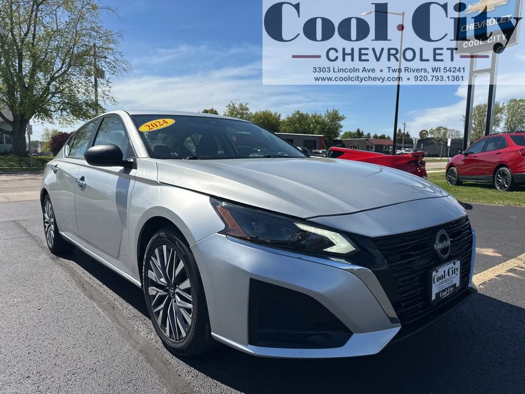 Used 2024 Nissan Altima 2.5 SV FWD image 1