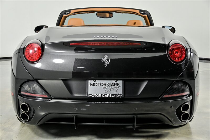 Used 2010 Ferrari California RWD image 9