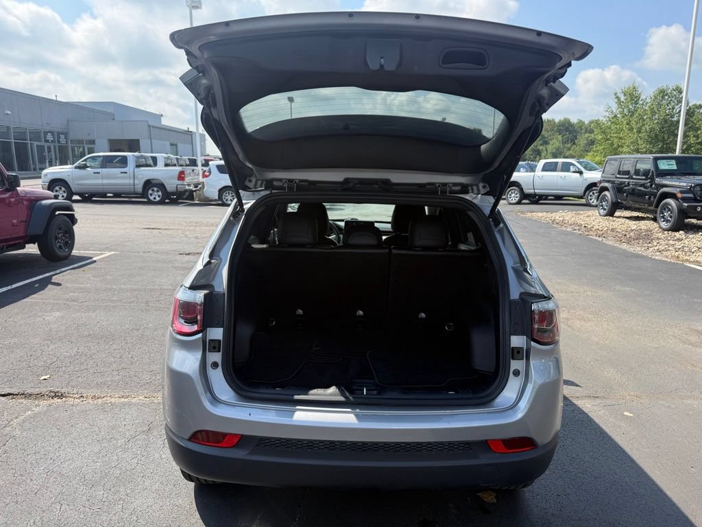 Used 2024 Jeep Compass Latitude AWD/4WD image 41