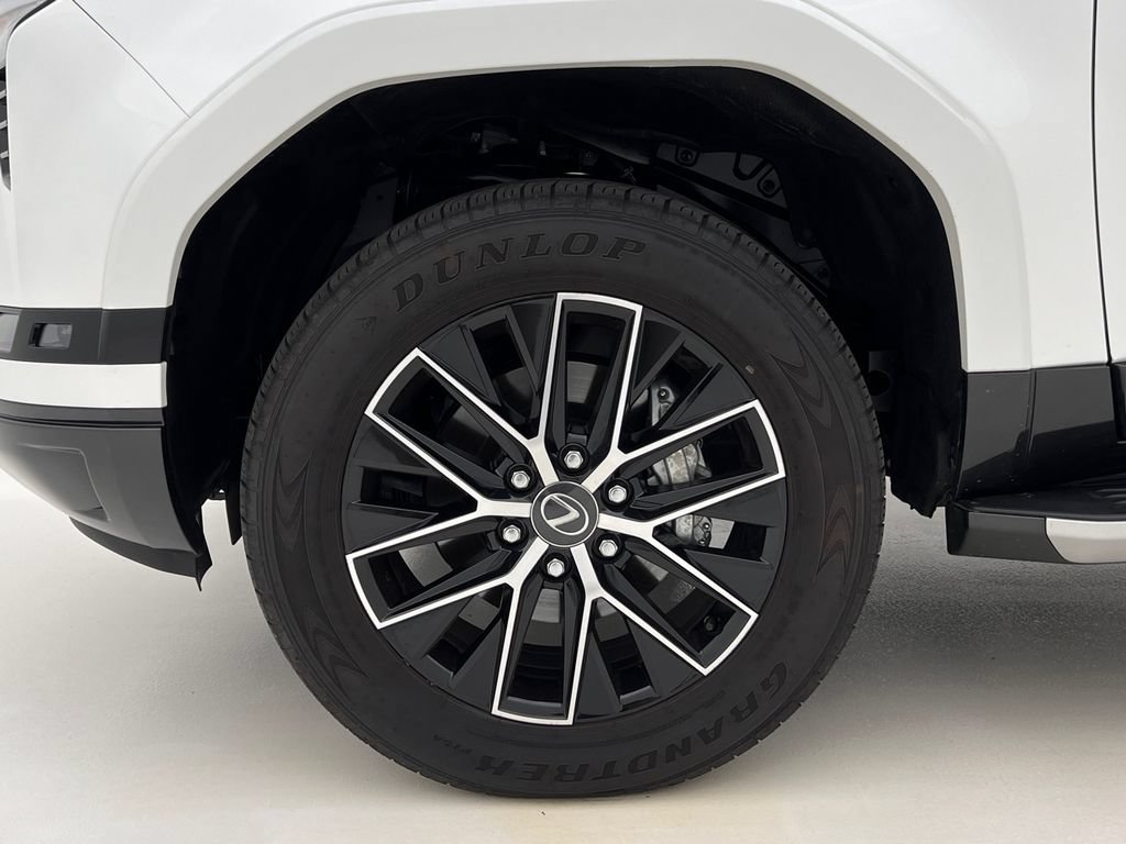 Used 2025 Lexus GX 550 w/ Accessory Package (2T) AWD/4WD image 28
