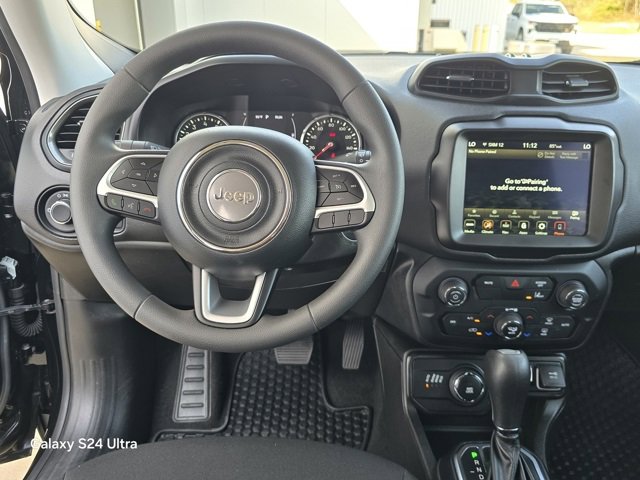Used 2023 Jeep Renegade Latitude image 18