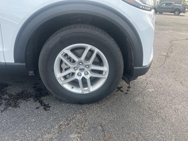 Certified 2025 Ford Explorer Active image 8
