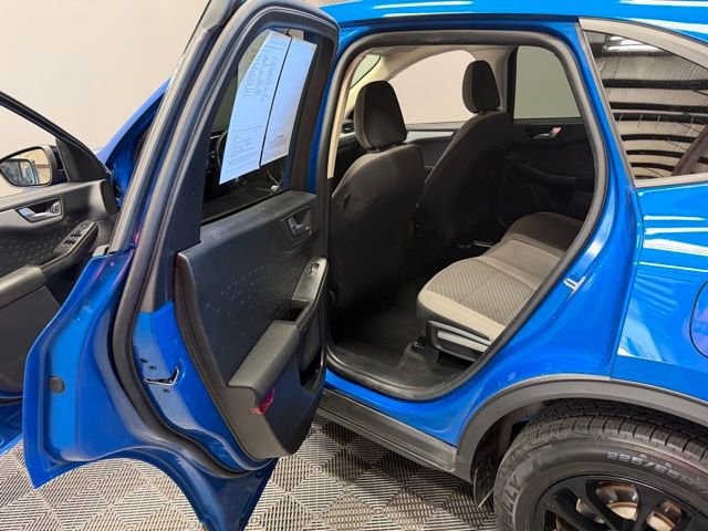 Used 2020 Ford Escape SE Sport image 18