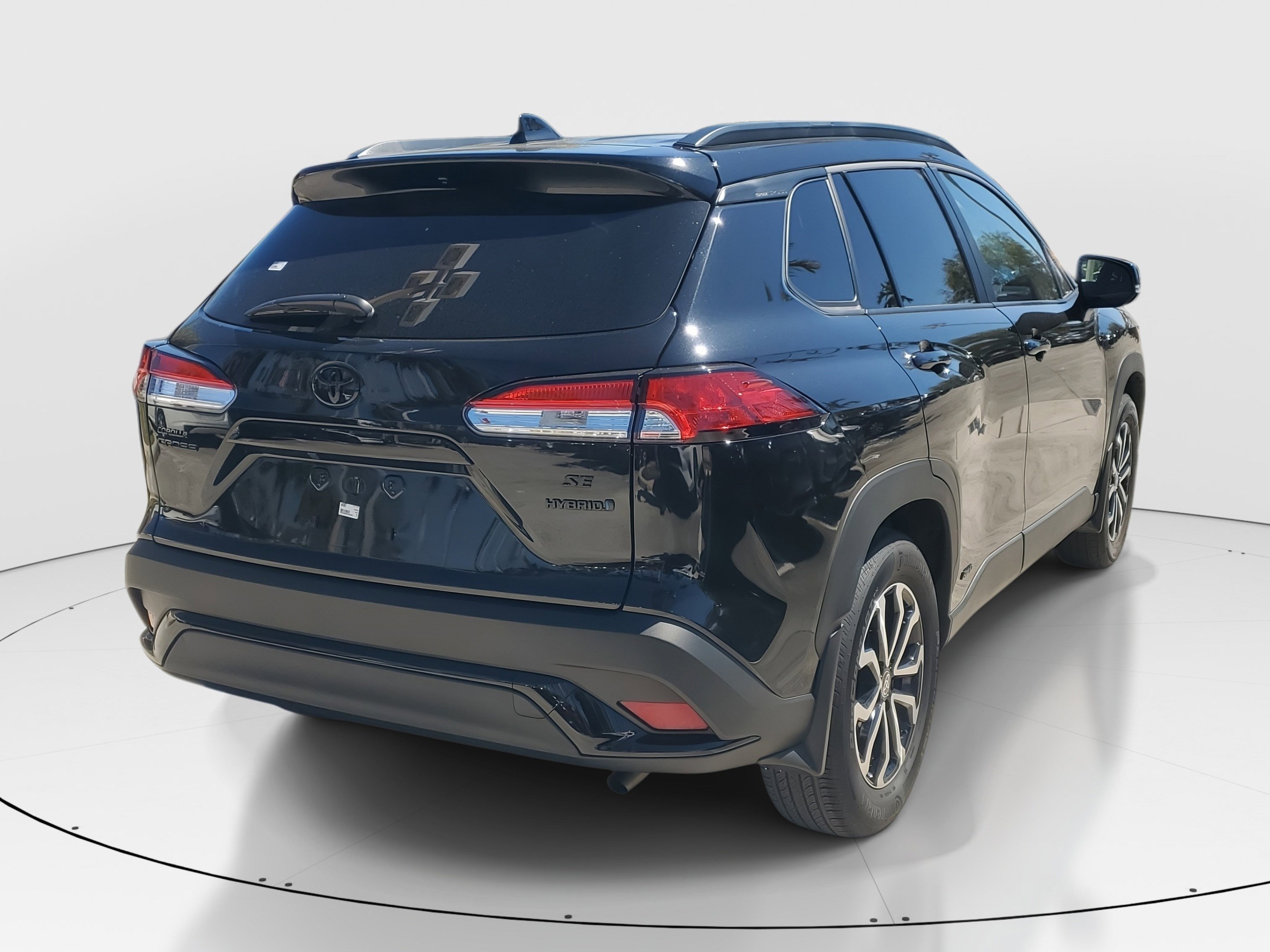 Certified 2024 Toyota Corolla Cross SE image 3