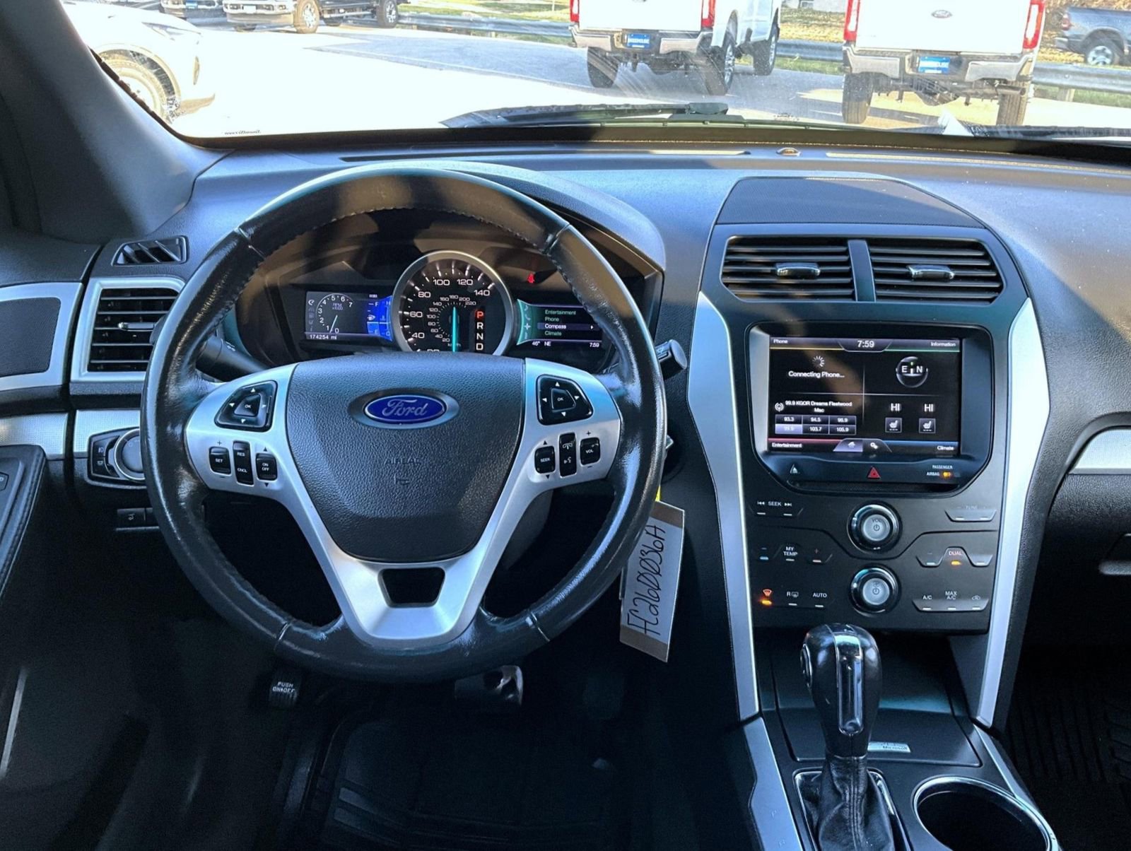 Used 2013 Ford Explorer XLT image 13