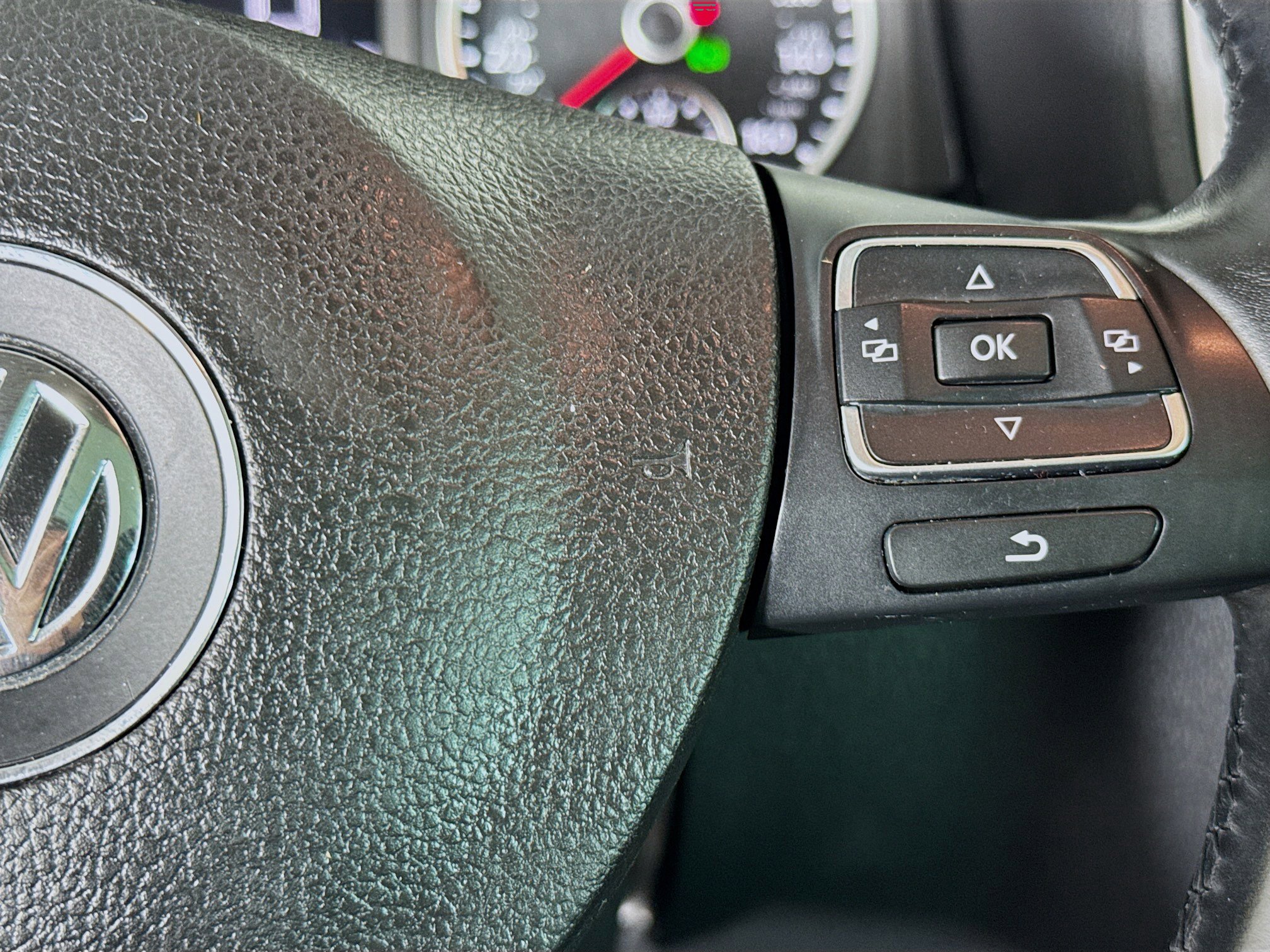 Used 2017 Volkswagen Tiguan Wolfsburg Edition image 14