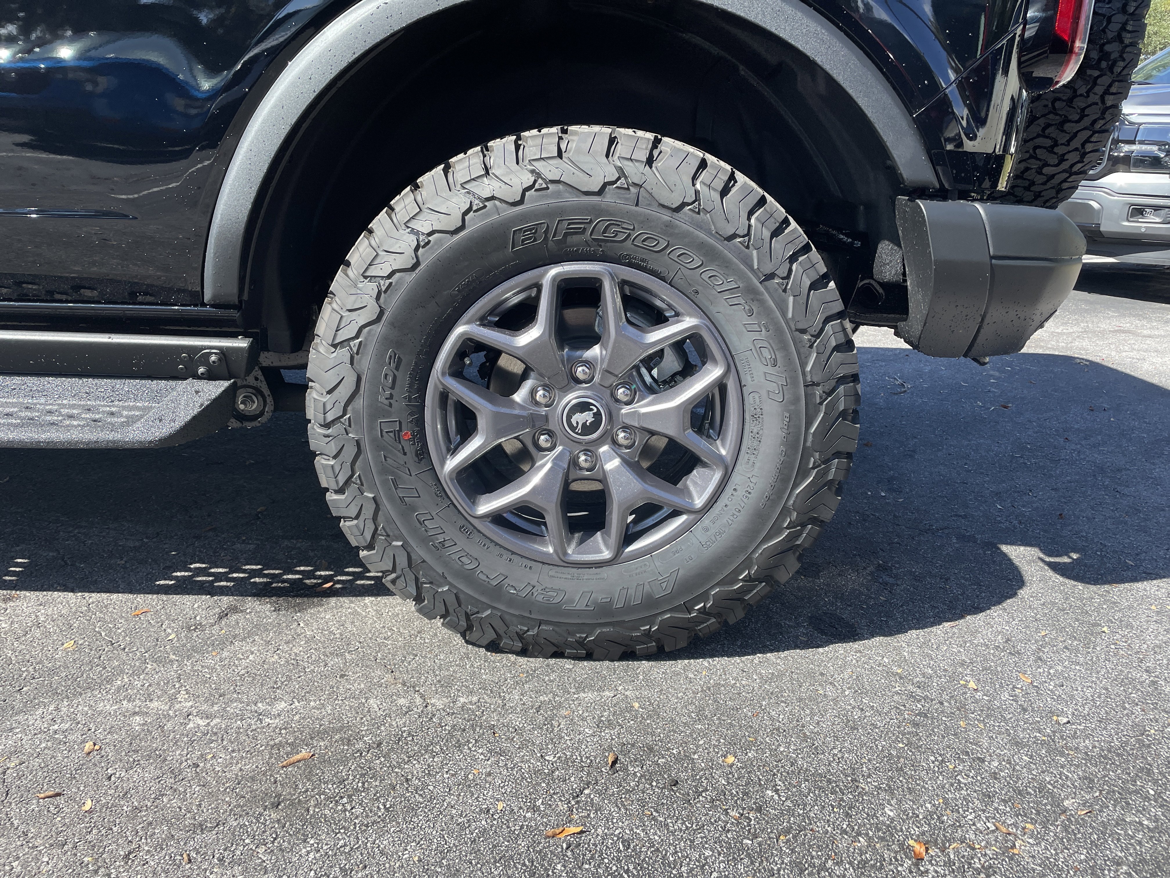 New 2025 Ford Bronco Badlands image 9