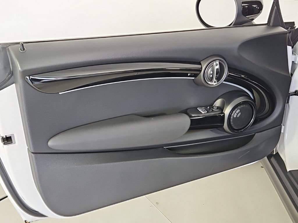 Used 2024 MINI Cooper SE FWD image 11