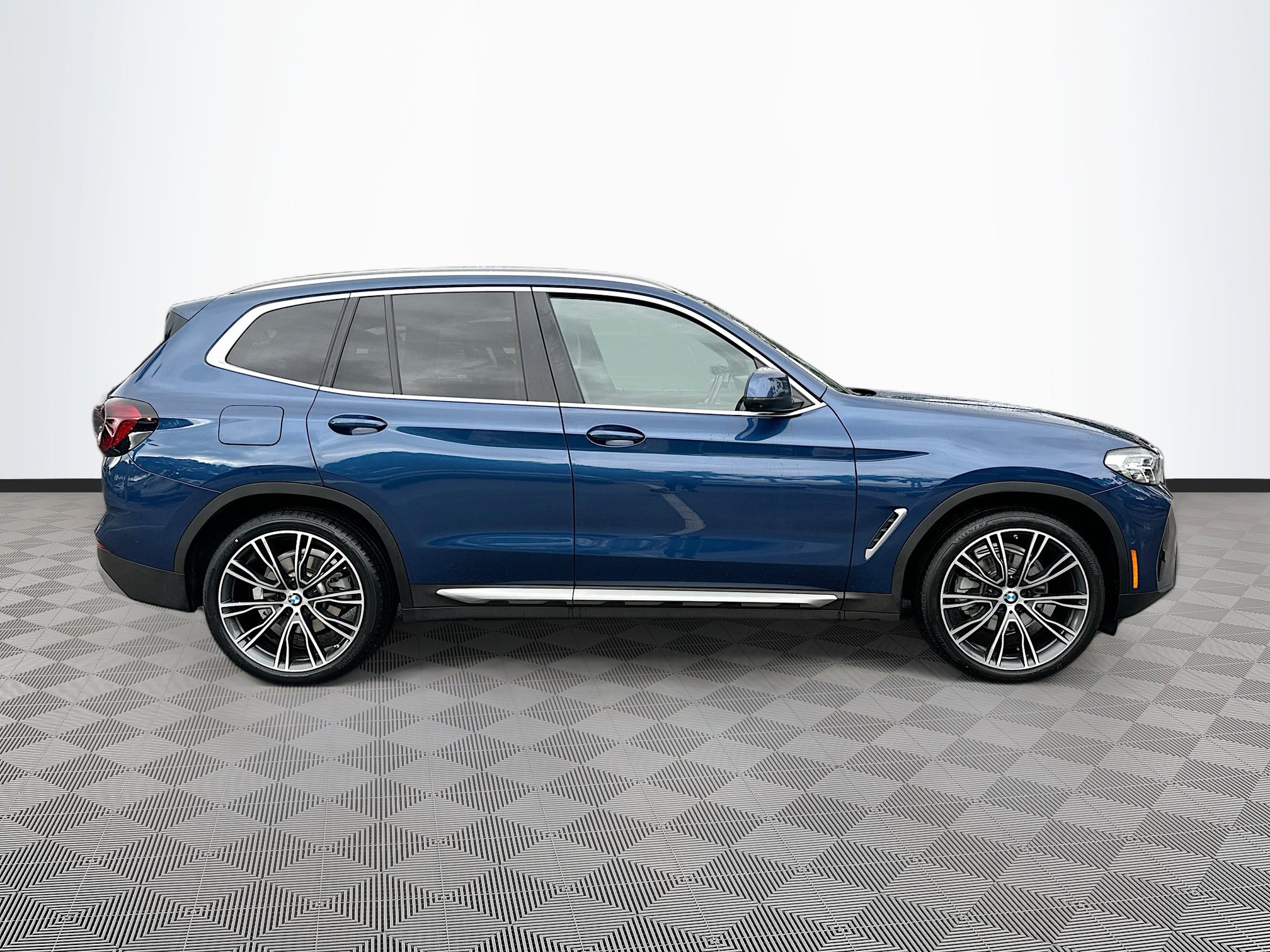 Used 2023 BMW X3 sDrive30i w/ Convenience Package image 8