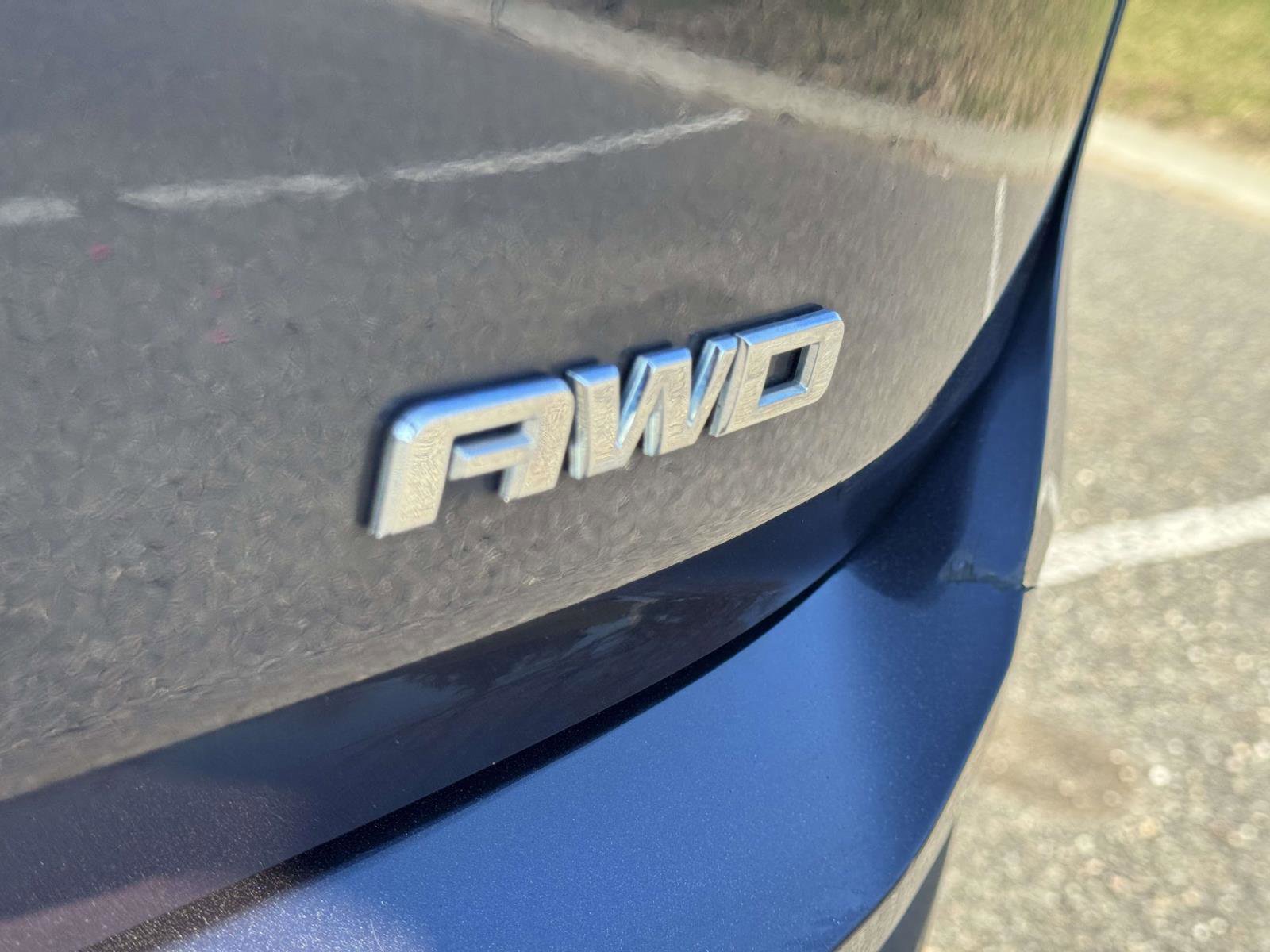 Used 2019 GMC Terrain SLE w/ Driver Convenience Package image 9