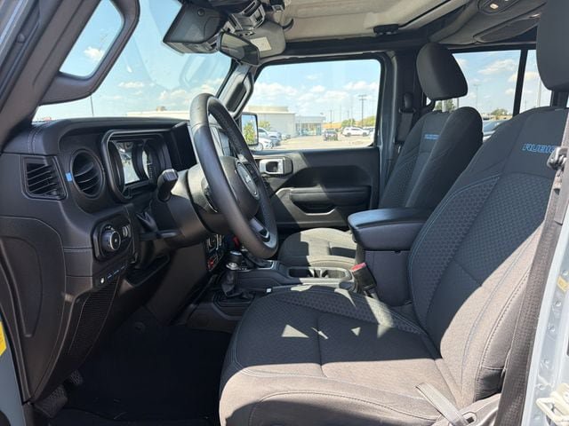 Used 2024 Jeep Wrangler Unlimited Rubicon 4xe AWD/4WD image 7