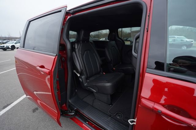 New 2026 Chrysler Pacifica Select FWD image 21