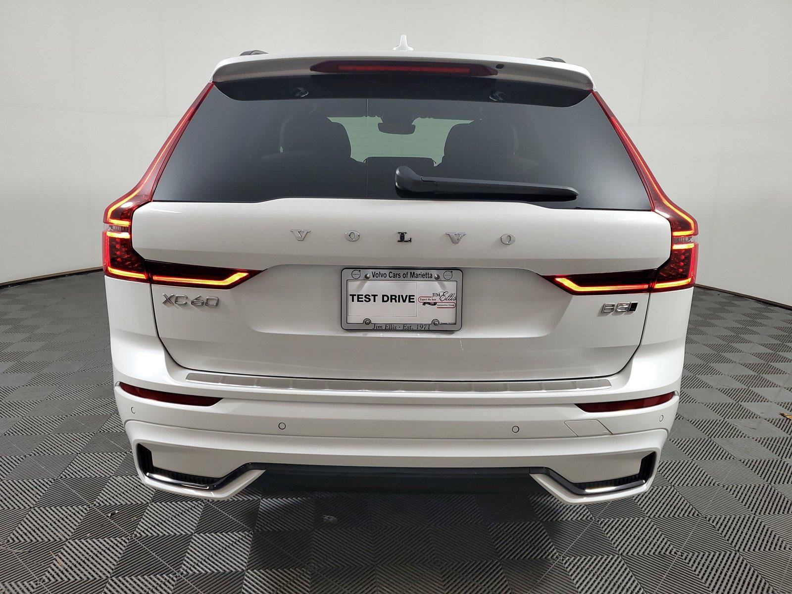 New 2027 Volvo XC60 B5 Plus AWD/4WD image 5