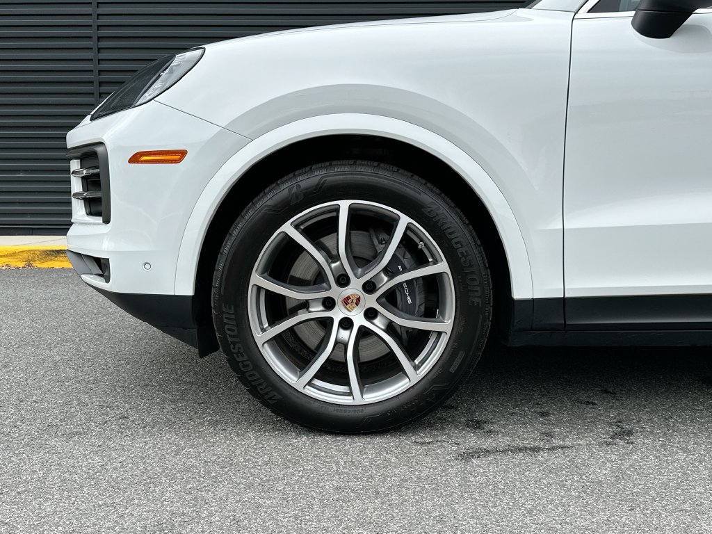 Certified 2026 Porsche Cayenne AWD/4WD image 34