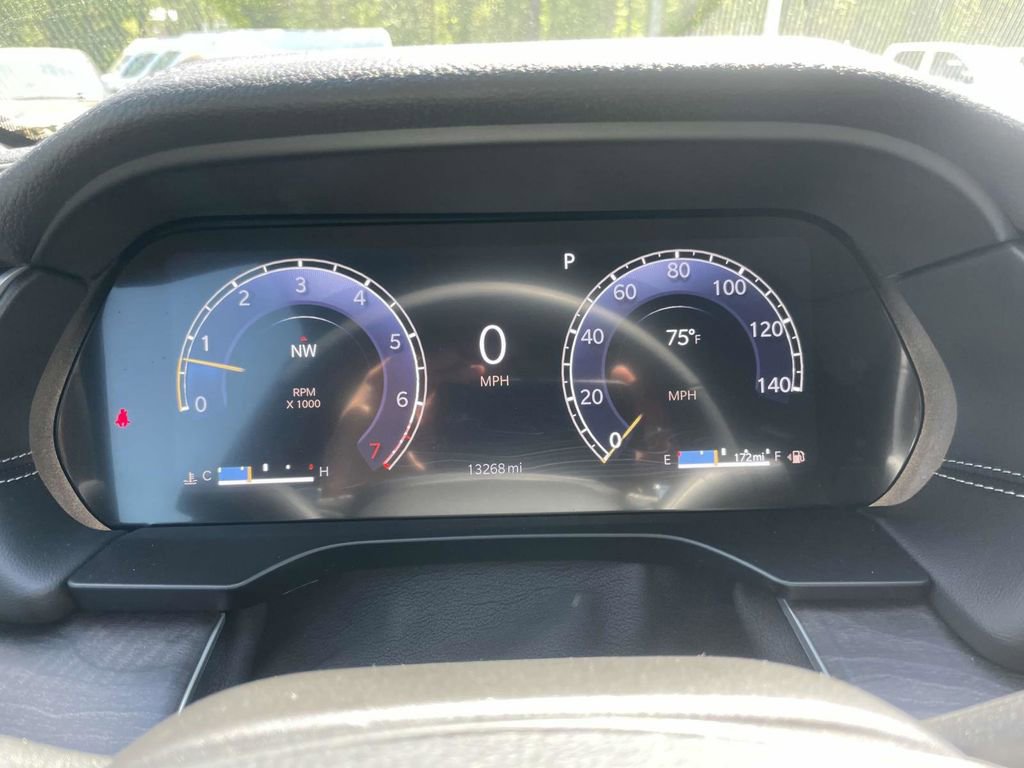 Certified 2025 Jeep Grand Cherokee Limited w/ Luxury Tech Group II image 31