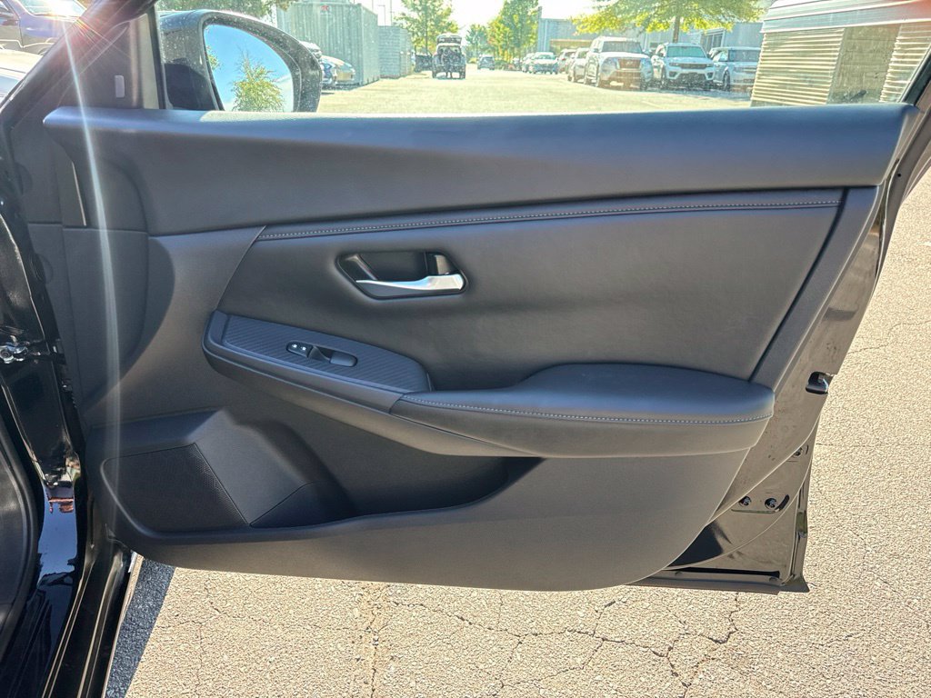 Used 2025 Nissan Sentra SV FWD image 38