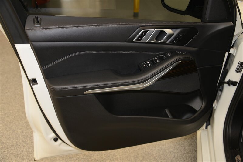 Used 2025 BMW X5 xDrive40i w/ M Sport Package AWD/4WD image 40