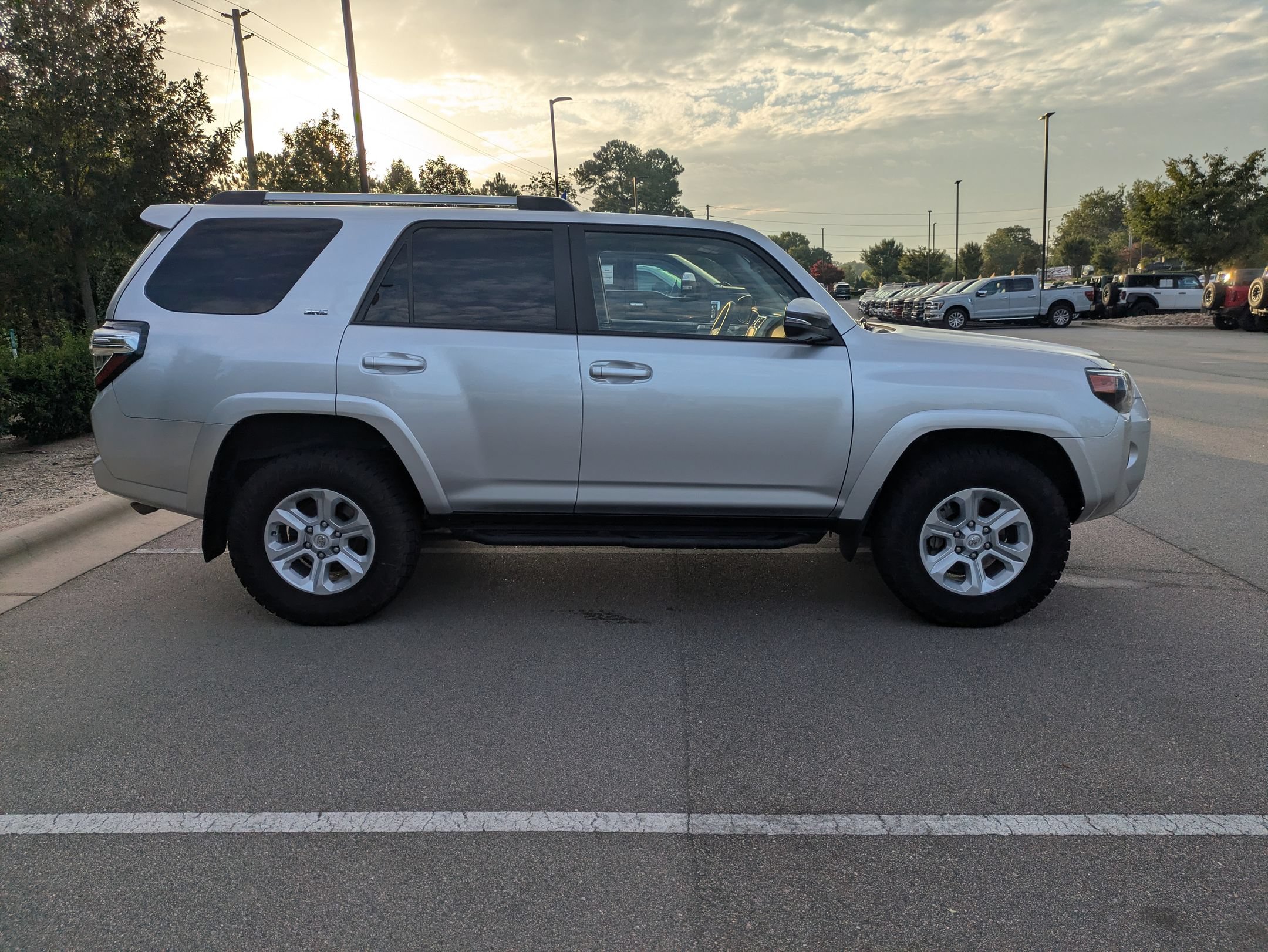 Used 2023 Toyota 4Runner SR5 Premium AWD/4WD image 3